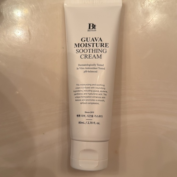 Guava Moisture Soothing Cream - White - Picture 3 of 3